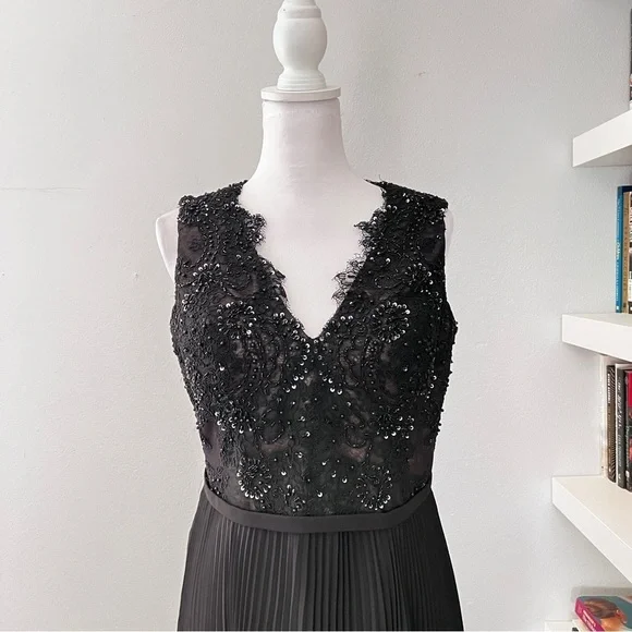 Montage by Mon Cherie sleeveless lace and pleated dress 215915 size 14